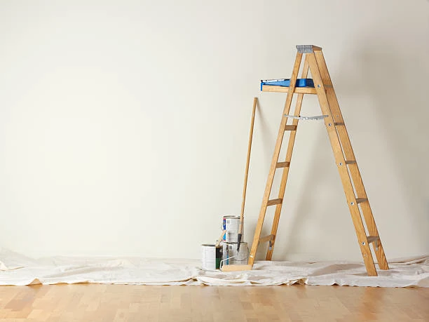 échelle utilisée lors d'un chantier de peinture intérieure
